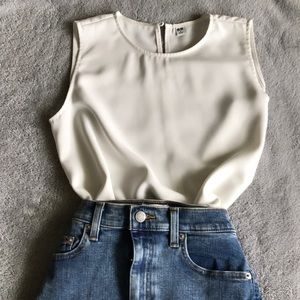 Uniqlo Rayon sleeveless Blouse